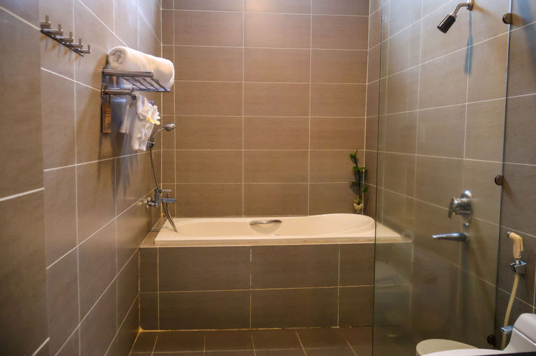 Bathroom 17