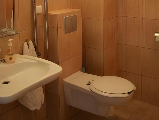 Bathroom 4, Hotel Mazury, Giżycko