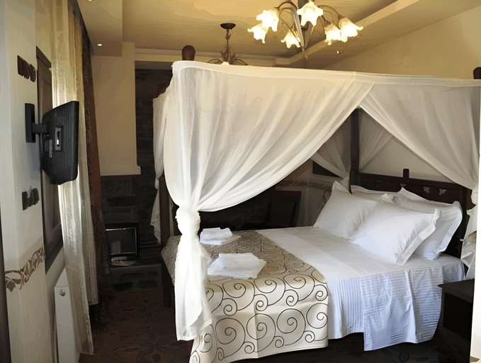 Bedroom 2, Oreiades Guesthouse, Central Macedonia
