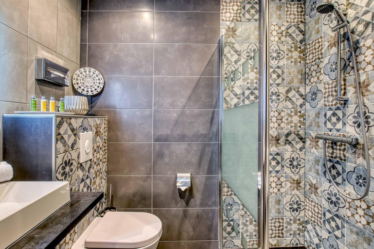 Bathroom 8