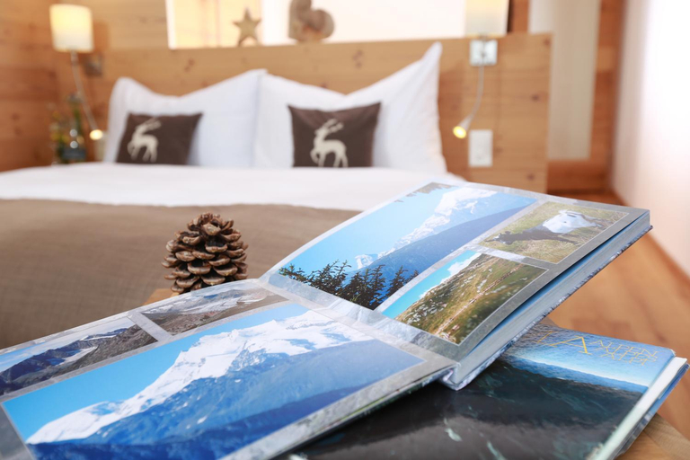 Bedroom, Chalet-Hotel Bettmerhof, Raron
