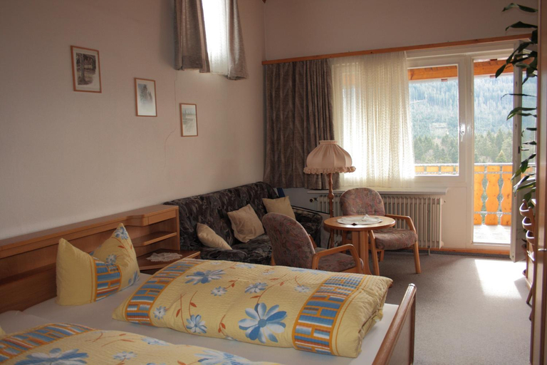 Bedroom 4, Schwarzwald-Gasthof Hirsch, Calw