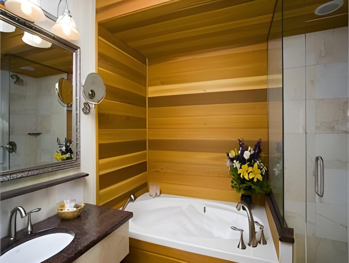 Bathroom 3, Golden Arrow Lakeside Resort, Essex
