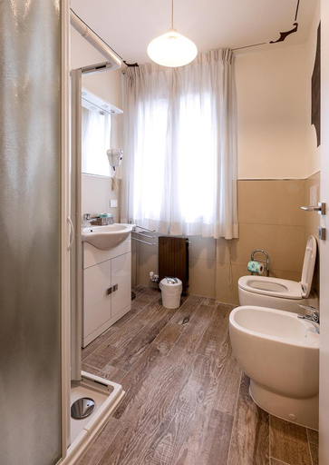 Bathroom 4