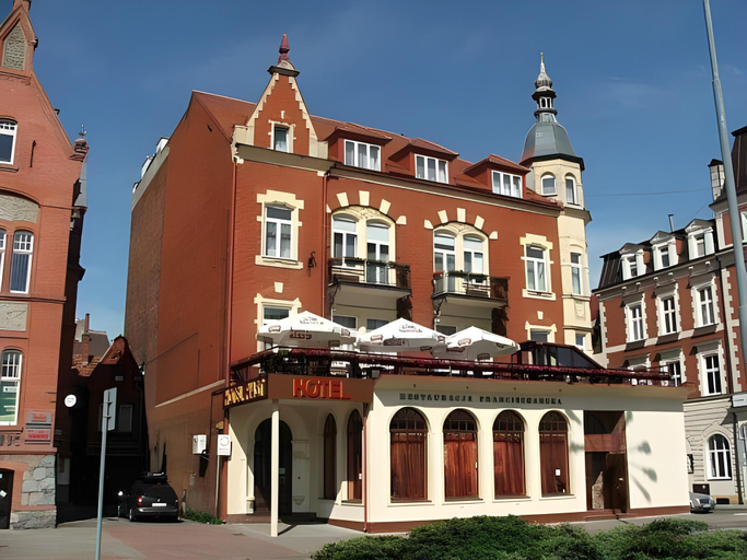 Others 5, Hotel Piast, Słupsk