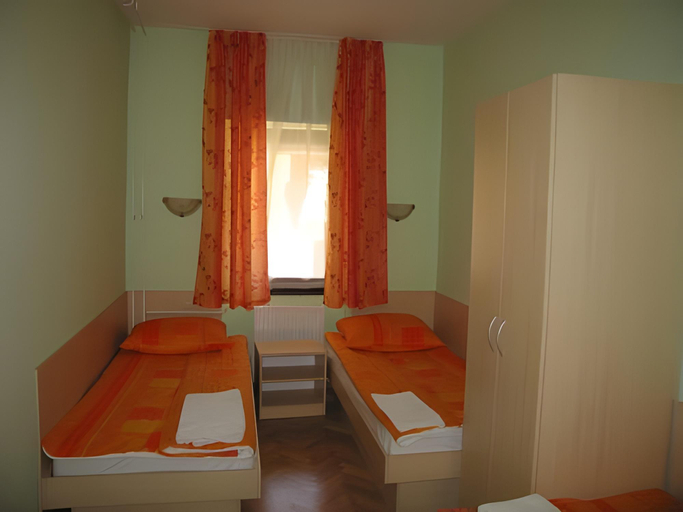 Bedroom 3, Berghi Hotel & Apartments, Kranjska Gora