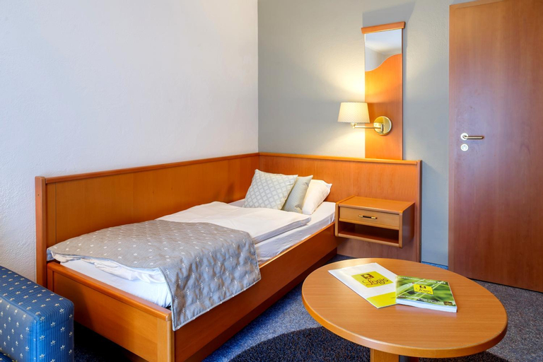 Bedroom 2, Hotel-Restaurant Dimmer - Mullerthal, Diekirch