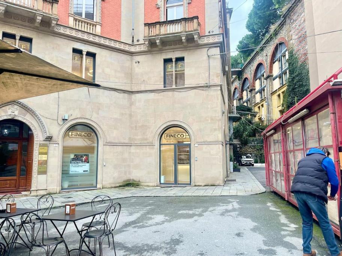 Home sweet 2, Genova