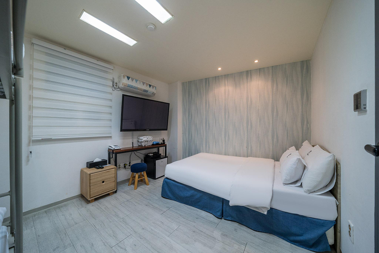 Bedroom 25