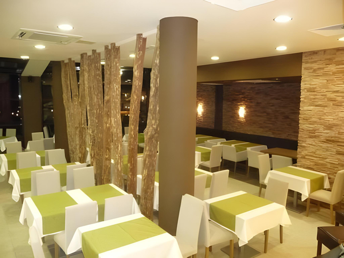 Food & Drinks 5, Aspen Golf and Ski Resort, Razlog