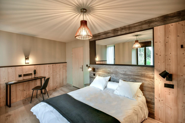 Bedroom 2, Logis Hotel restaurant La Remise, Lozère