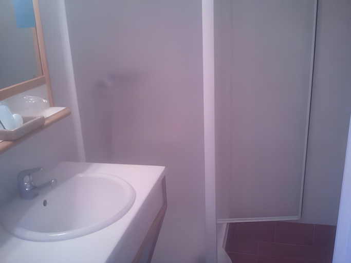 Bathroom 4, Hotel Restaurant de la Mer, Alpes-Maritimes