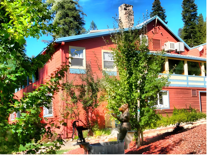 Others 3, Strawberry Inn, Tuolumne