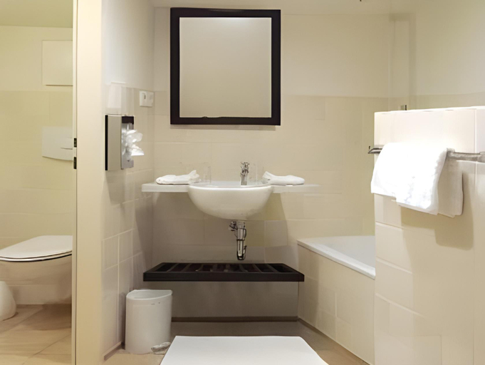 Bathroom 4, Hotel Edelweiss, Schwaz