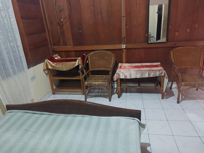 Bedroom 13
