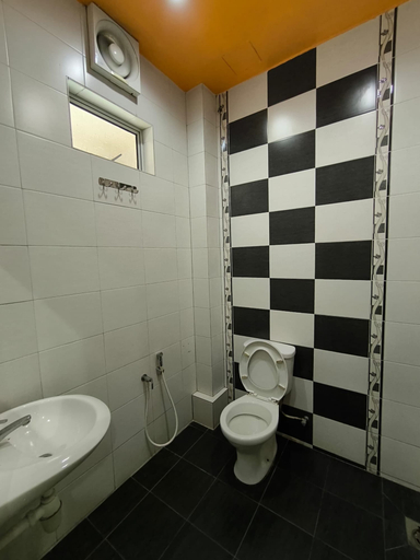 Bathroom 3, OYO 1128 W Sangco Building Leasing, Manila City