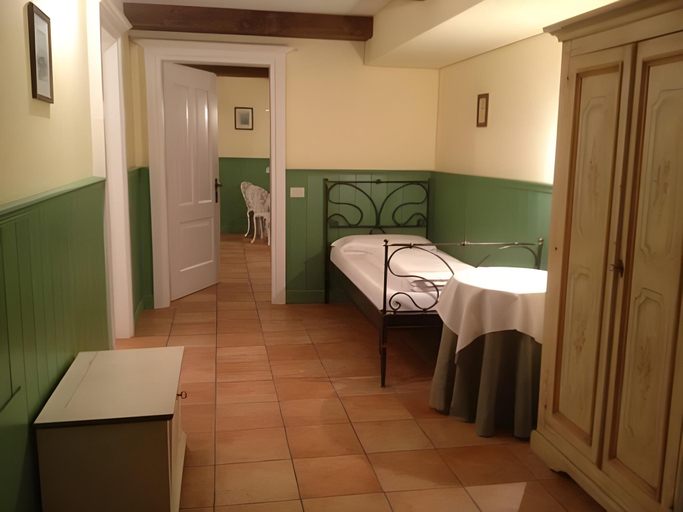 Bedroom 2, Quinz - Locanda Al Lago, Belluno