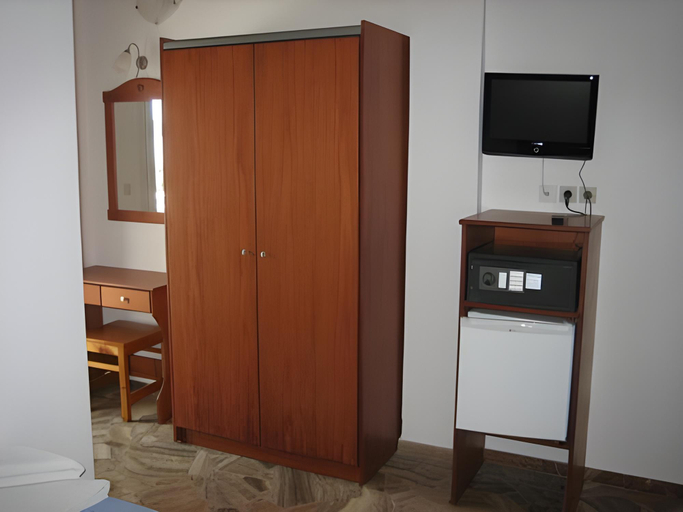 Bedroom 2, Homer's Inn Hotel, South Aegean