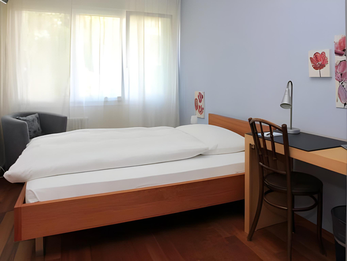 Bedroom 3, Hotel Birsighof, Basel