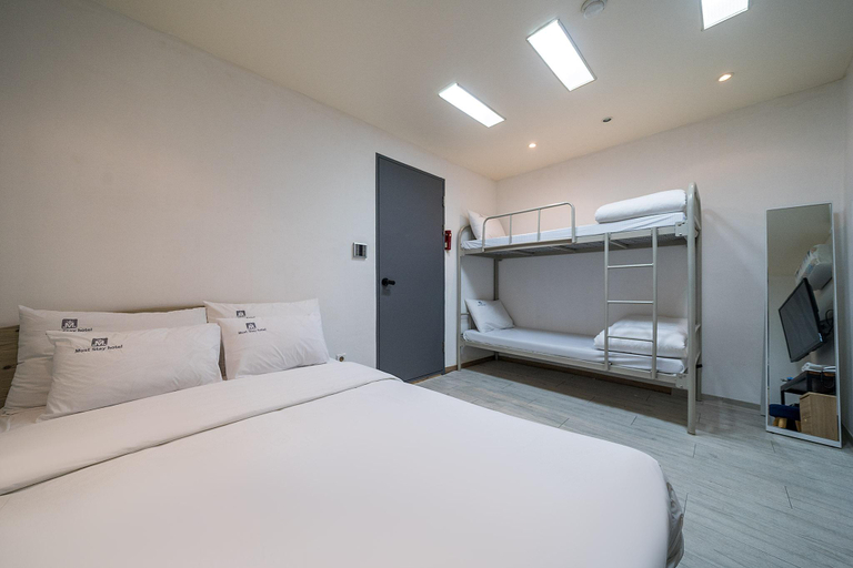 Bedroom 29