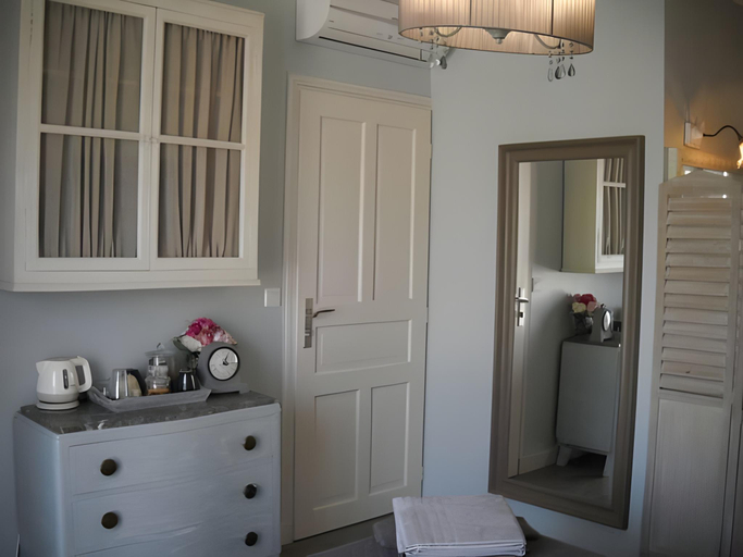 Bathroom 5, le clos du jas, Bouches-du-Rhône
