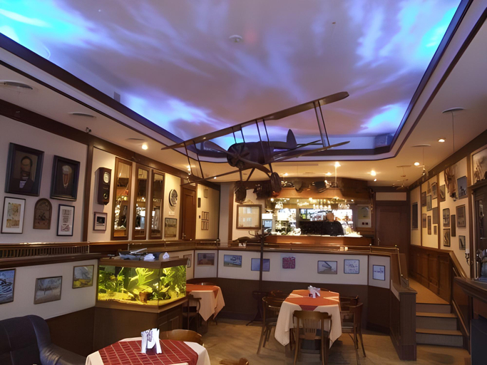 Food & Drinks, Sky High Hotel Airport, Riga