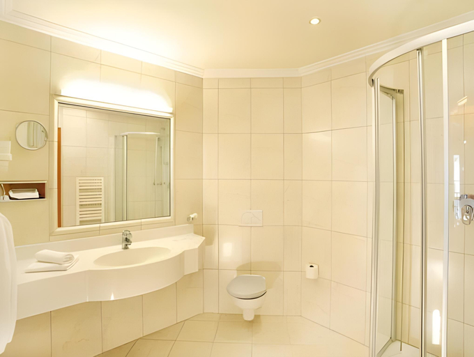 Bathroom 4, Kohlerhof - 4 Star Wellness & Active Hotel, Schwaz