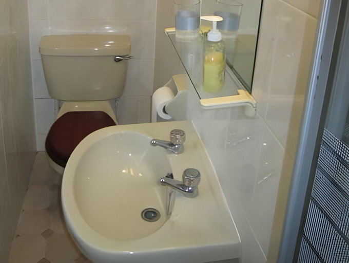 Bathroom 3, Clifton Private Hotel, Blackpool