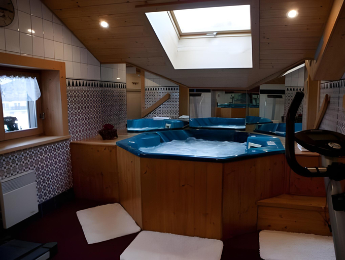 Bathroom 2, Bellevue, Haute-Savoie
