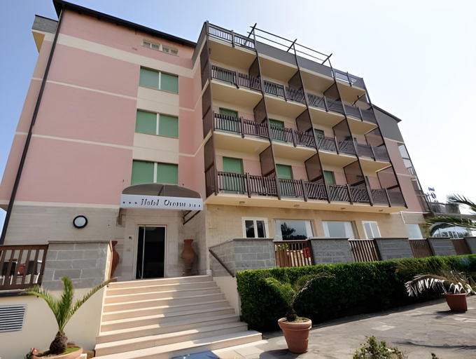 Hotel Oceano, Lucca