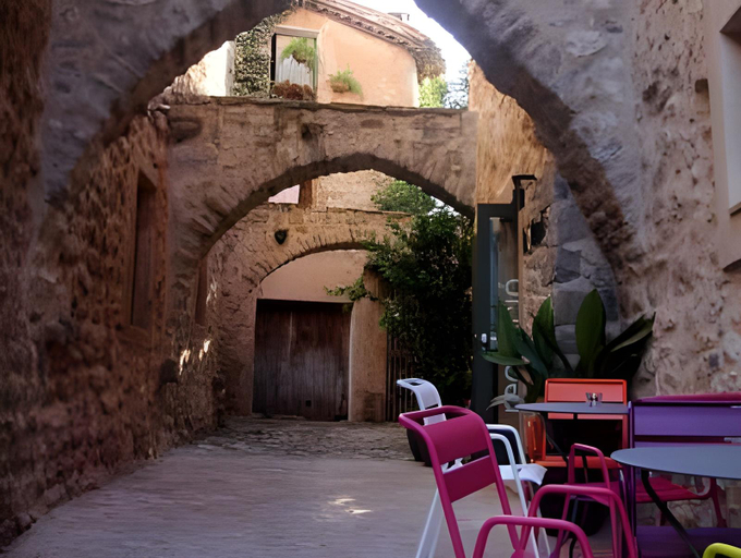 Others 5, Hotel 3 Arcs, Girona