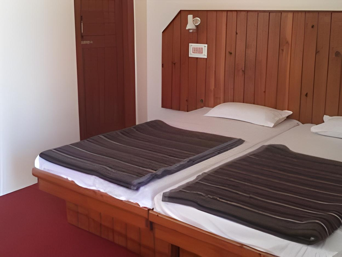 Others 2, Hotel Sheetal, Kullu