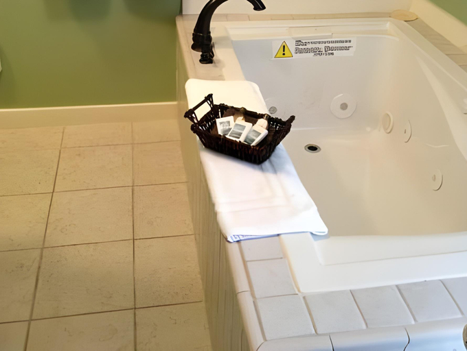Bathroom 1, Smugglers Notch Inn, Lamoille