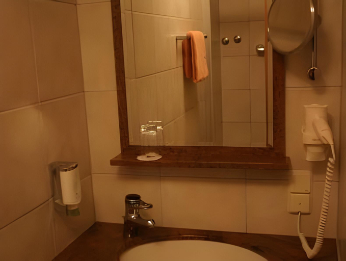 Bedroom, Hotel Odenwaldblick, Offenbach