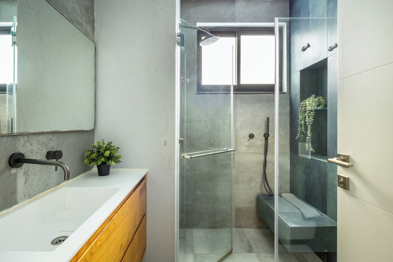 Bathroom 5, Rooftop Jacuzzi Penthouse by Sea N' Rent