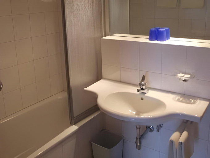 Bathroom 4, ALMMONTE SENSUM SUITES - Funky Living Hotel, Sankt Johann im Pongau