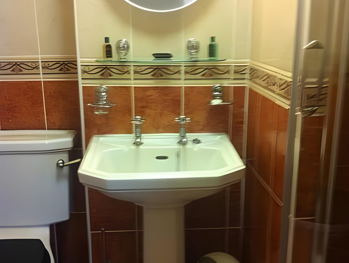 Bathroom 3, Hotel de Ville, Kent