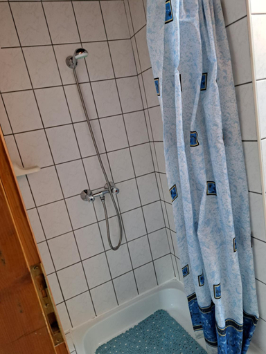 Bathroom 2, Pink Tulip Apartment House, Siófok