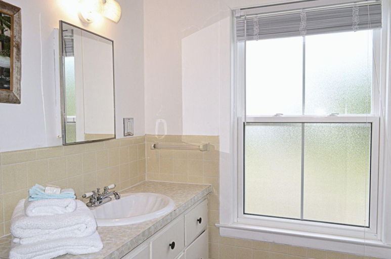 Bathroom 3, Still Point Lodge, Annapolis