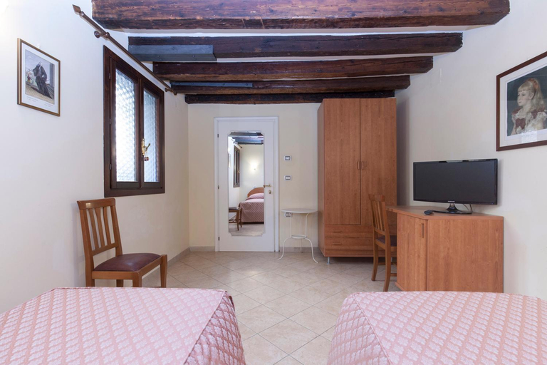 Bedroom 2, Casa Del Melograno, Venezia