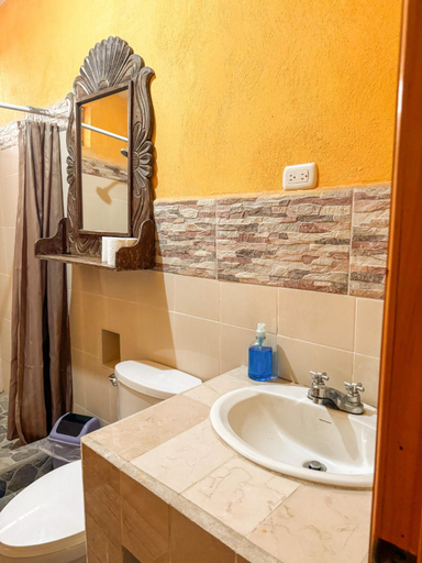 Bathroom 3, Casa Esperanza, Panajachel