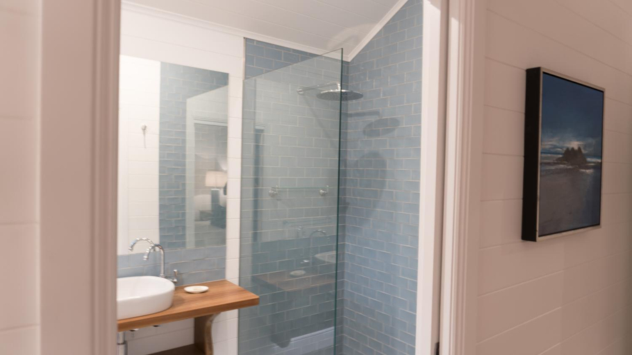 Bathroom 3, Bangalow Guesthouse, Byron
