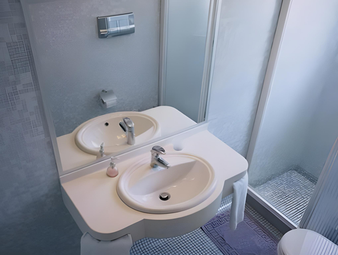 Bathroom 5, Myconian Inn, South Aegean
