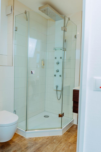 Bathroom 7