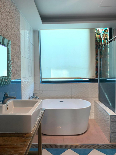 Bathroom 4