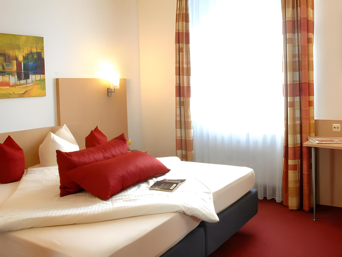 Others 4, Hotel Bettina garni, Günzburg