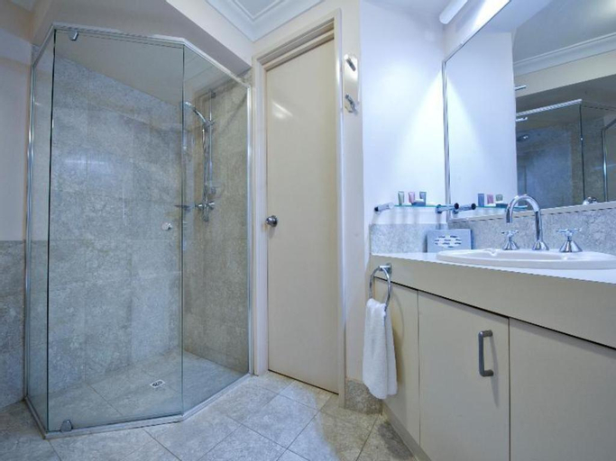 Bathroom 24