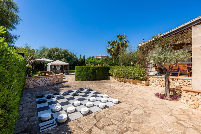 Others 2, Villa Rico, Baleares