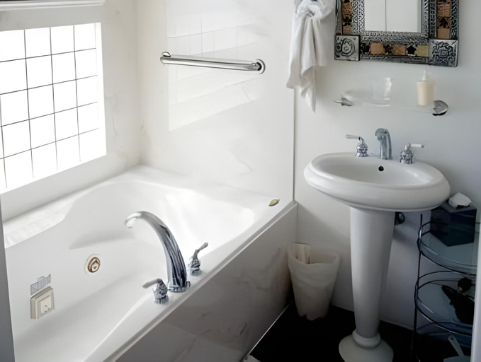 Bathroom 3, The Penrose Bed & Breakfast, Yavapai