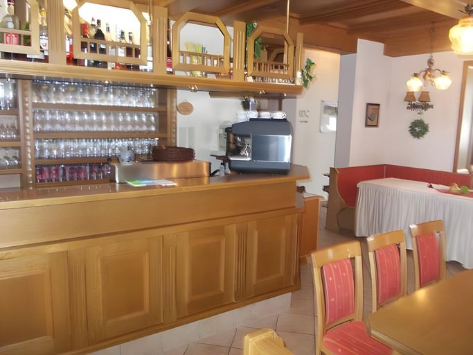 Food & Drinks 5, ALMMONTE SENSUM SUITES - Funky Living Hotel, Sankt Johann im Pongau